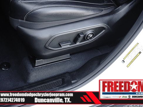 Used 2023 Jeep Grand Cherokee L Limited w/ Black Appearance Package AWD/4WD image 36