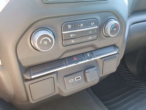 Certified 2022 Chevrolet Silverado 2500 Custom w/ Infotainment Package AWD/4WD image 31