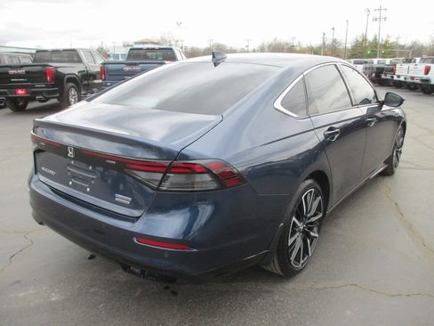 Used 2025 Honda Accord Touring image 6