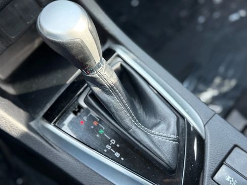 Used 2019 Toyota Corolla LE FWD image 30