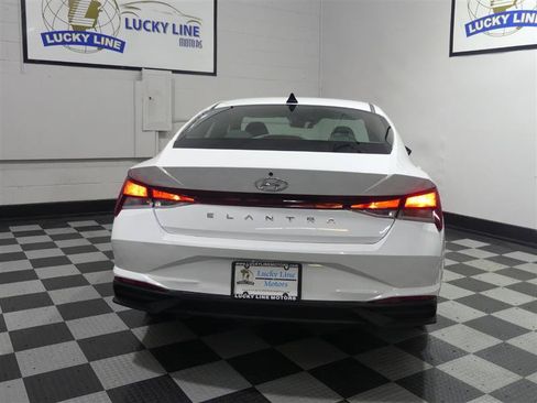 Used 2022 Hyundai Elantra SEL FWD image 8