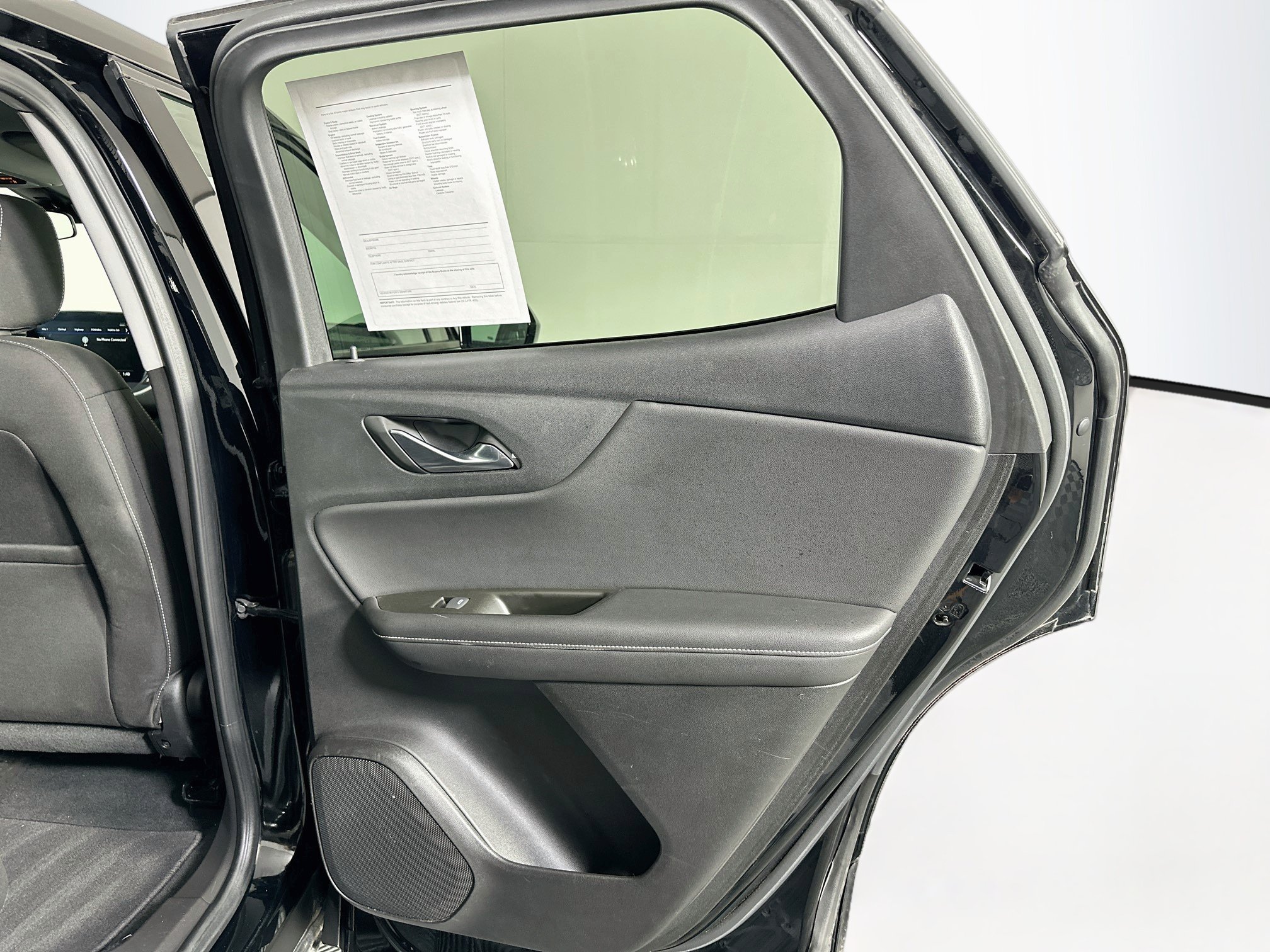 Used 2025 Chevrolet Blazer LT FWD image 30