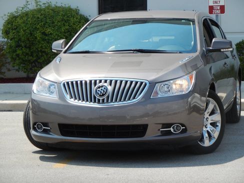 Used 2010 Buick LaCrosse CXL w/ Luxury Package image 3