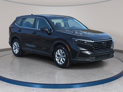 Used 2023 Honda CR-V LX image 3