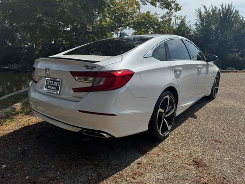 Used 2022 Honda Accord Sport image 4