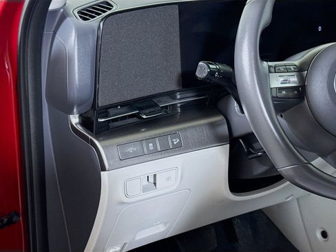 Used 2025 Hyundai Kona SEL FWD image 8