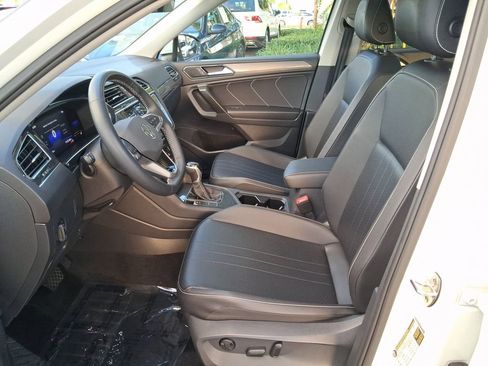 Certified 2022 Volkswagen Tiguan SE FWD image 14