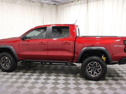 Used 2026 Chevrolet Colorado ZR2 w/ Technology Package AWD/4WD image 34
