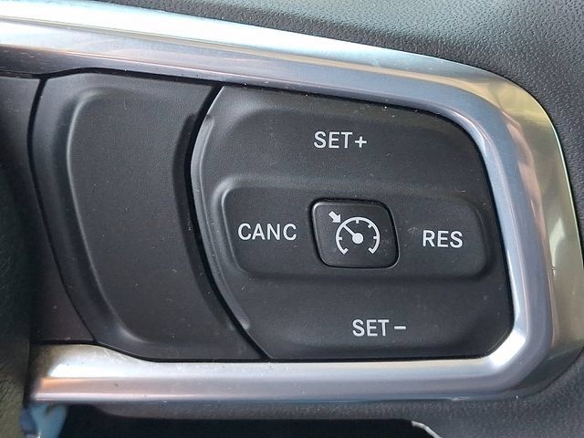 Used 2023 Jeep Wrangler Unlimited Sahara AWD/4WD image 22