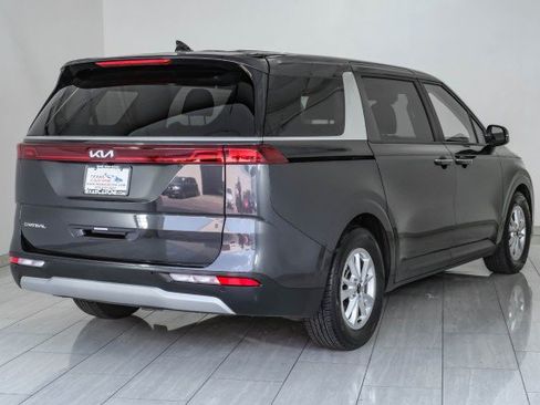 Used 2023 Kia Carnival LX FWD image 6
