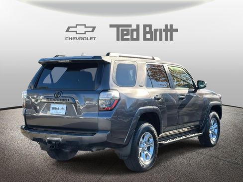 Used 2020 Toyota 4Runner SR5 image 4
