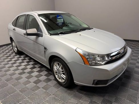 Used 2008 Ford Focus SE image 2