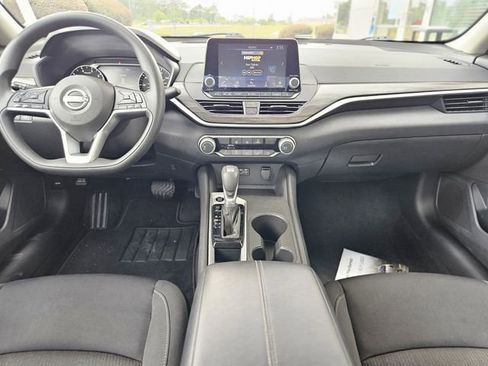Certified 2025 Nissan Altima 2.5 SV FWD image 16