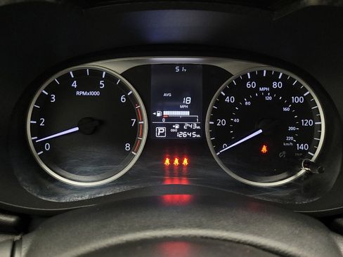 Used 2025 Nissan Versa S w/ Trunk Package image 23