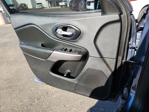 Used 2021 Jeep Cherokee Latitude image 13