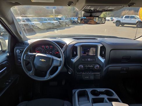 Used 2024 Chevrolet Silverado 1500 Custom image 15