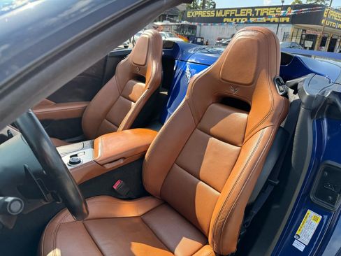 Used 2017 Chevrolet Corvette Stingray Convertible w/ 3LT Preferred Equipment Group image 27