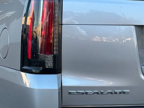 Used 2020 Cadillac Escalade ESV Luxury image 13