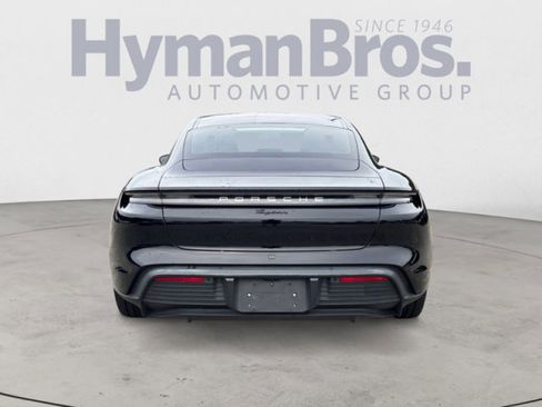 Used 2022 Porsche Taycan image 4