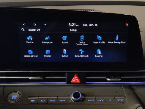Used 2025 Hyundai Elantra SEL FWD image 25