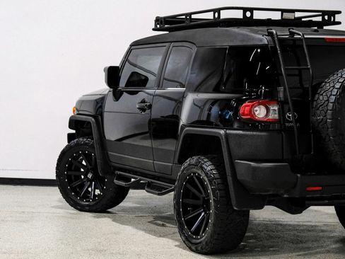 Used 2013 Toyota FJ Cruiser 4WD w/ Convenience Pkg image 14