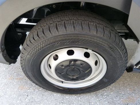 Used 2023 Ford Transit 250 148 High Roof Extended image 40