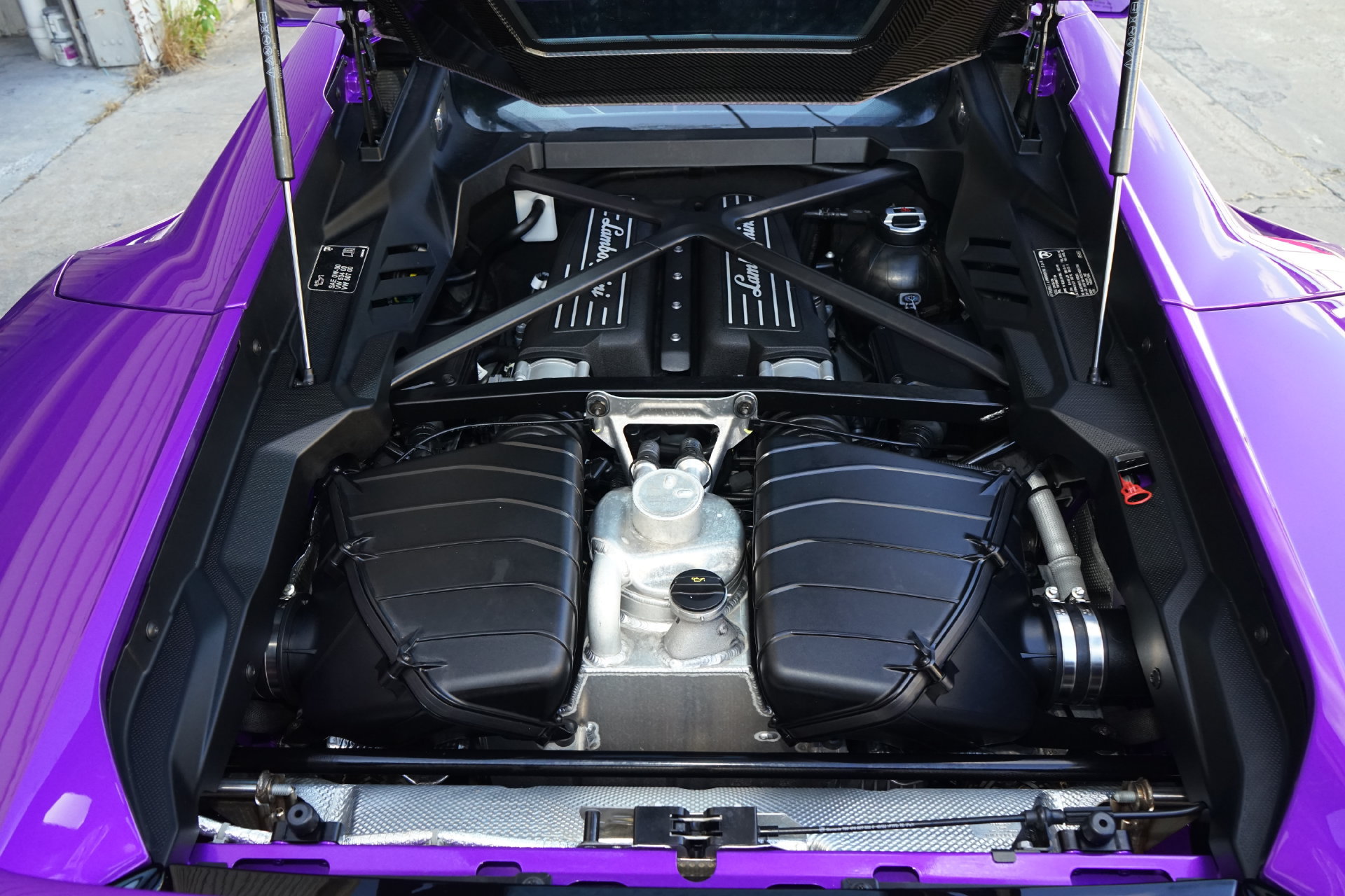 Used 2023 Lamborghini Huracan Tecnica RWD image 28