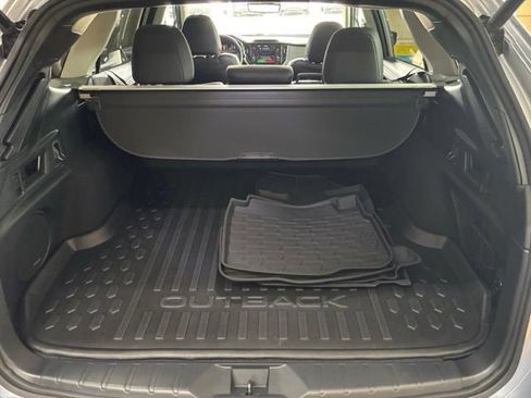 Used 2023 Subaru Outback Touring XT AWD/4WD image 27