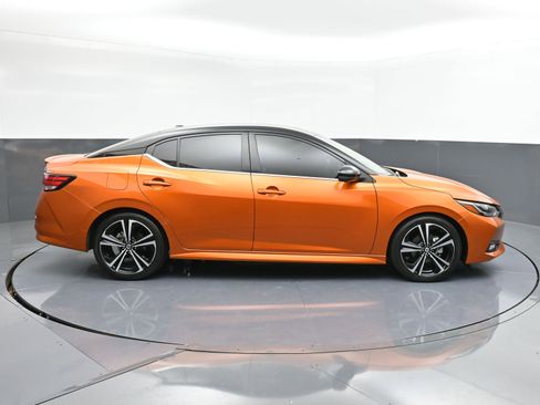 Used 2023 Nissan Sentra SR w/ SR Premium Package image 9