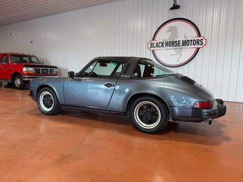 Used 1988 Porsche 911 Carrera RWD image 14