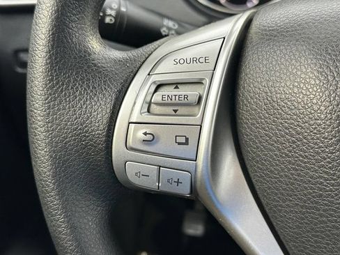 Used 2015 Nissan Rogue S FWD image 38