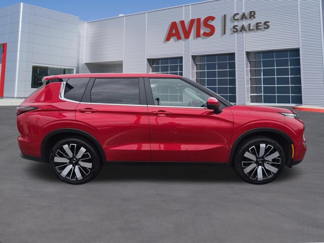 Used 2025 Mitsubishi Outlander SE AWD/4WD image 4