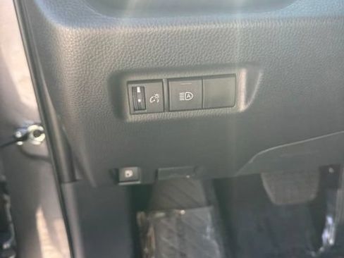 Used 2025 Toyota RAV4 XLE AWD/4WD image 17