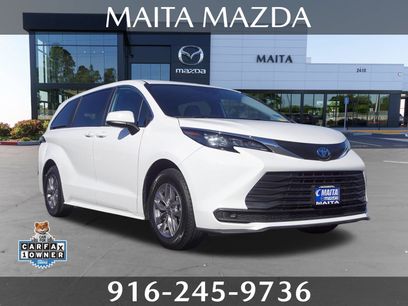 Used 2025 Toyota Sienna LE