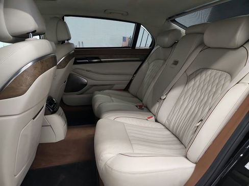 Used 2021 Genesis G90 3.3T Premium image 36