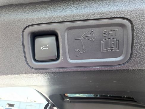 Used 2024 Ford Expedition XLT AWD/4WD image 13