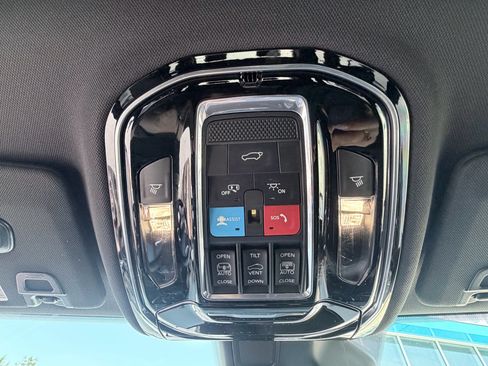 Used 2024 Jeep Grand Cherokee L Summit w/ High Altitude Package AWD/4WD image 17