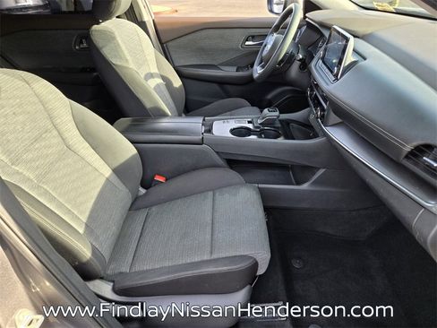 Used 2023 Nissan Rogue SV image 18