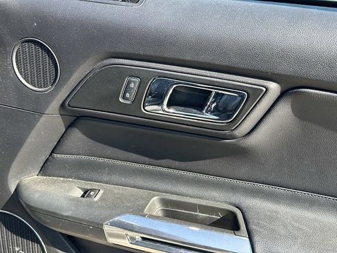 Used 2017 Ford Mustang Premium image 9