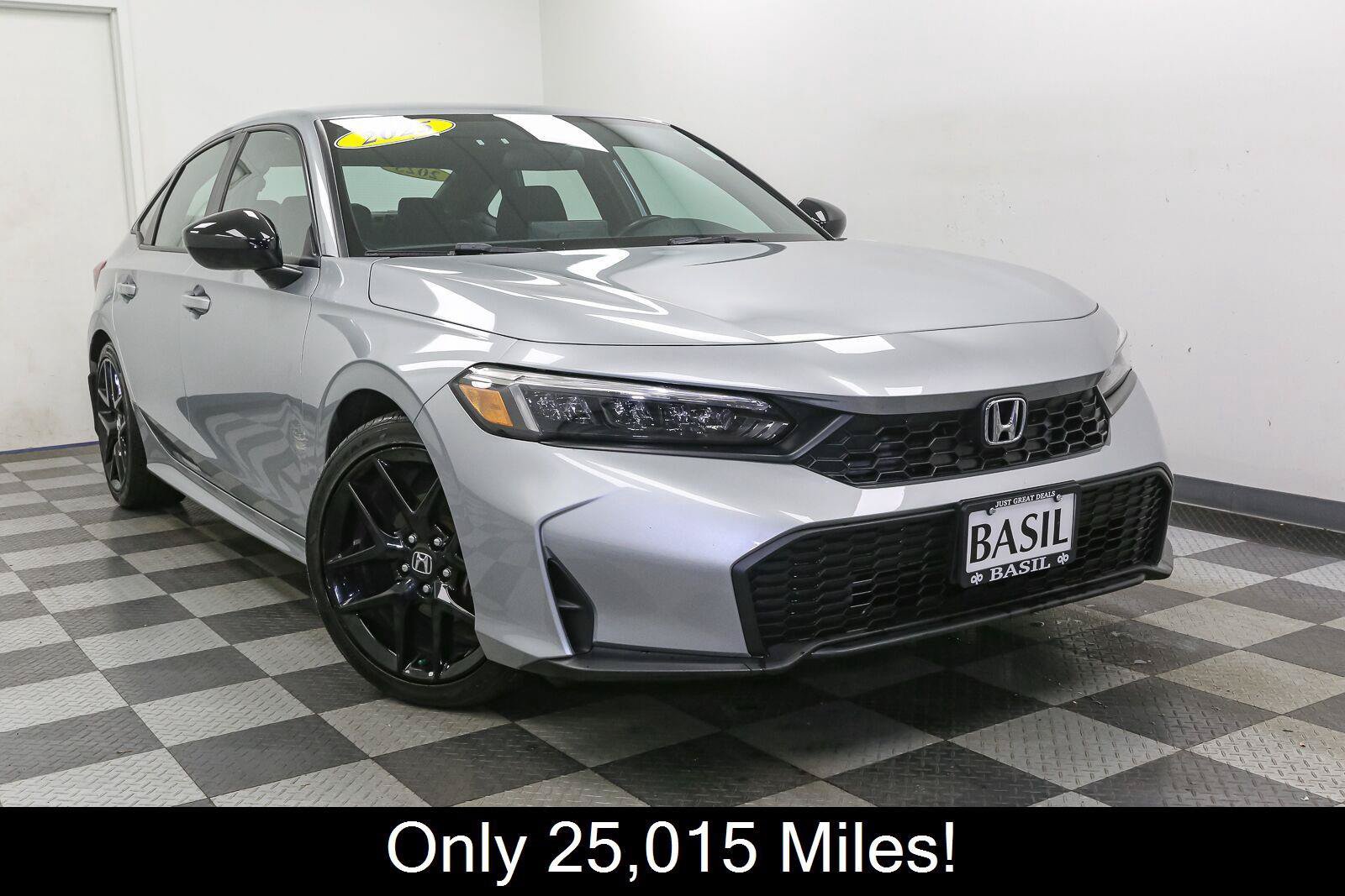 Used 2025 Honda Civic Sport image 2