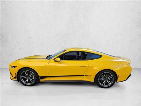 Used 2024 Ford Mustang Premium image 8