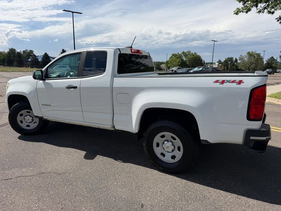 Used 2017 Chevrolet Colorado W/T w/ WT Convenience Package AWD/4WD image 2