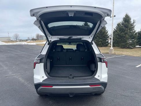 Used 2026 Chevrolet Equinox LT w/ Convenience Package II image 26