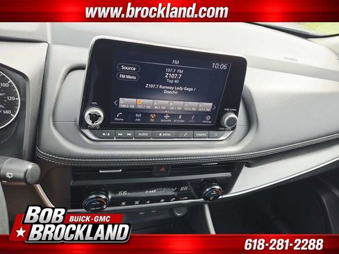 Used 2024 Nissan Rogue SV FWD image 23