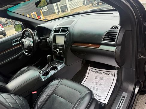 Used 2016 Ford Explorer Platinum AWD/4WD image 18