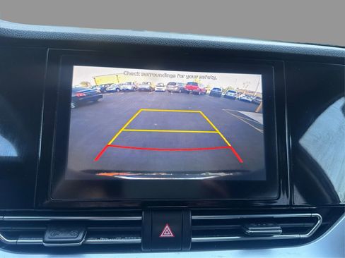 Used 2020 Kia Niro LX FWD image 28