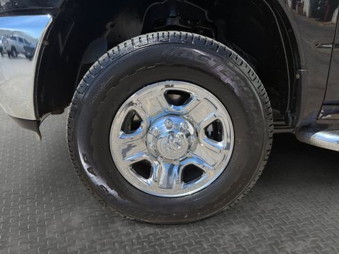 Used 2015 RAM 2500 Tradesman w/ Chrome Appearance Group AWD/4WD image 9