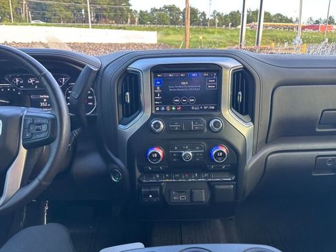 Used 2021 GMC Sierra 1500 SLT image 17