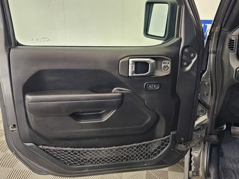 Used 2021 Jeep Gladiator Mojave w/ Safety Group AWD/4WD image 2
