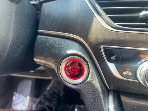 Used 2018 Honda Accord EX image 21